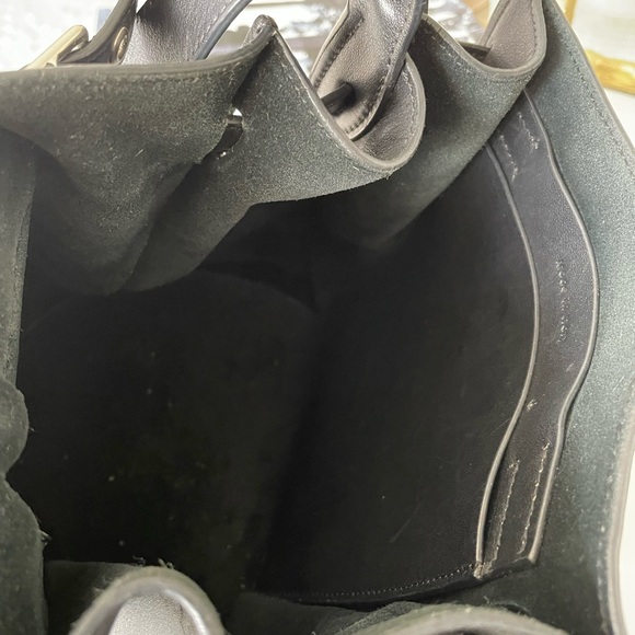 C Pre-owned Elegant black
Leather Shoulder Bag - Picture 7 of 8